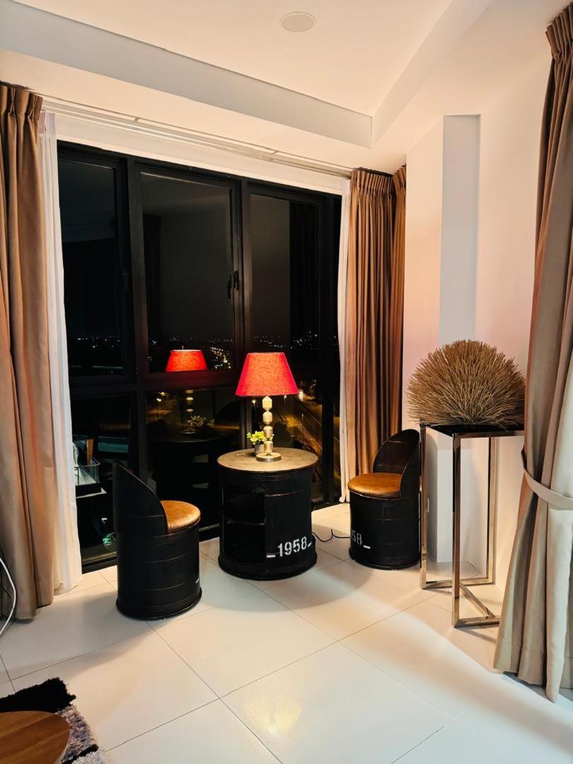 Saradise Merriton Luxury Balcony 3br Hfloor W Flight View & Free 2cpark Apartment Kuching