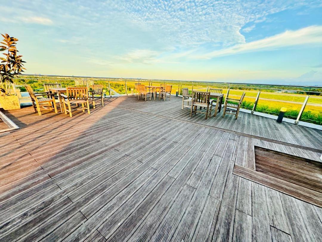 Apartment Saradise Merriton Luxury Balcony 3br Hfloor W Flight View & Free 2cpark *