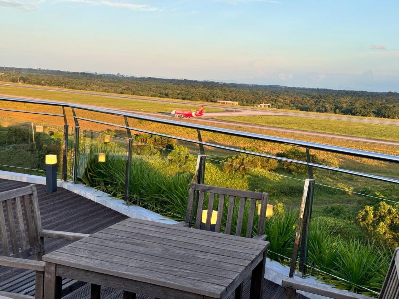 Saradise Merriton Luxury Balcony 3br Hfloor W Flight View & Free 2cpark Apartment