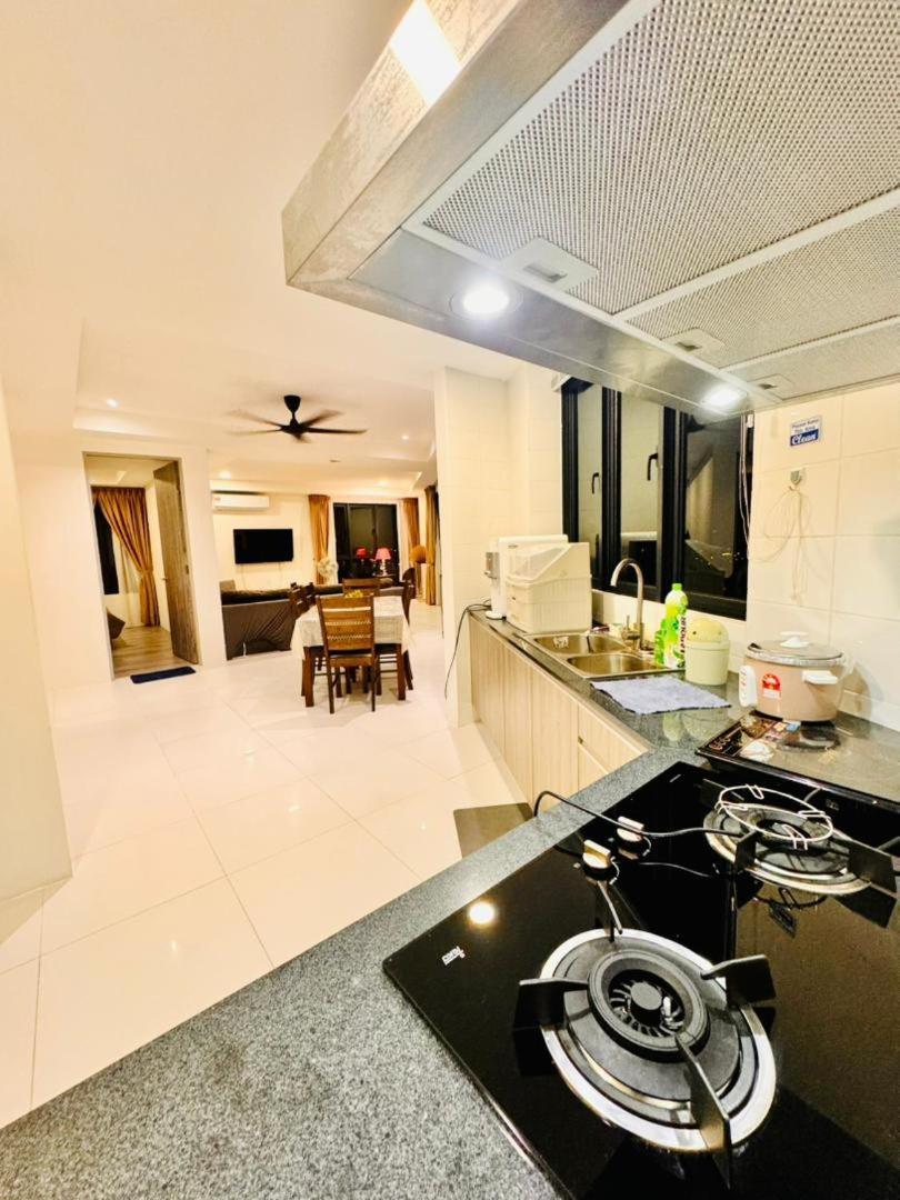 Apartment Saradise Merriton Luxury Balcony 3br Hfloor W Flight View & Free 2cpark *