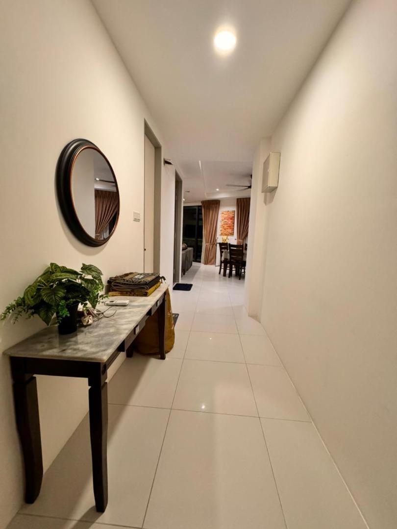 Saradise Merriton Luxury Balcony 3br Hfloor W Flight View & Free 2cpark *
