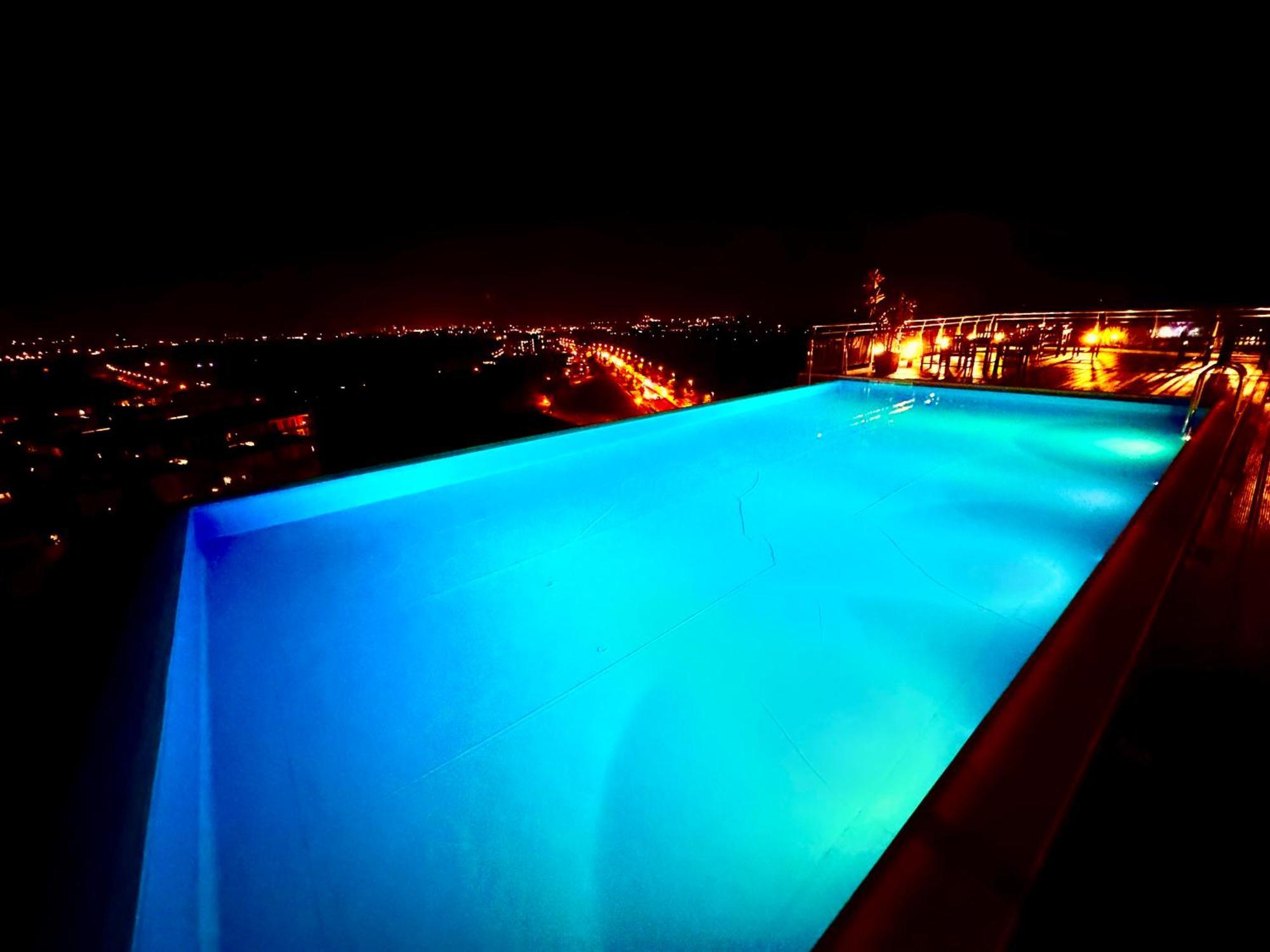 Apartment Saradise Merriton Luxury Balcony 3br Hfloor W Flight View & Free 2cpark