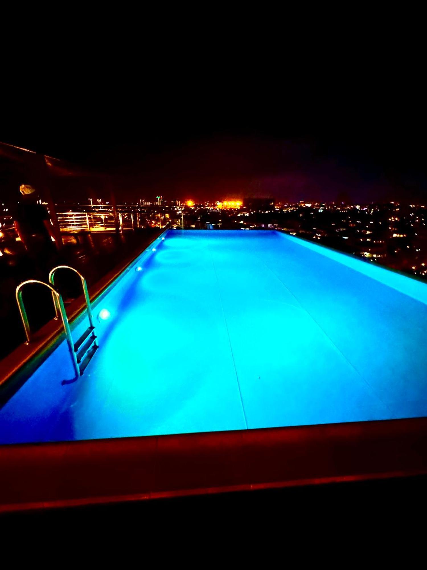 Apartment Saradise Merriton Luxury Balcony 3br Hfloor W Flight View & Free 2cpark *